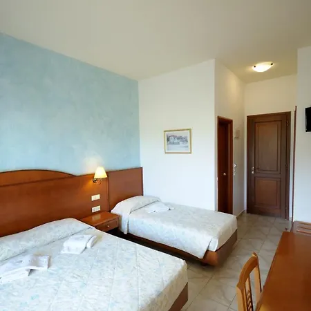 Marina Village Szálloda 2*