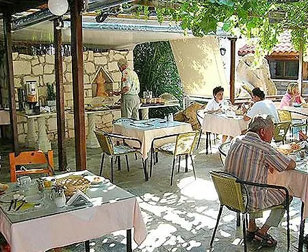 Marina Village Szálloda